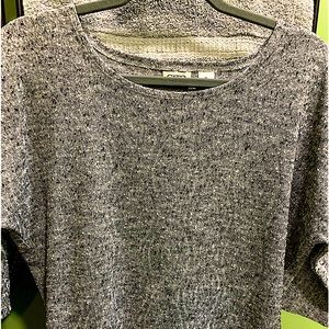 Causal blouse gray and black mixed colors it’s a 3/4 sleeve shirt. Made by Cato